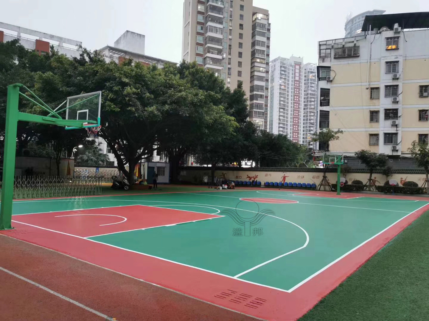 建一個(gè)籃球場大概要多少錢