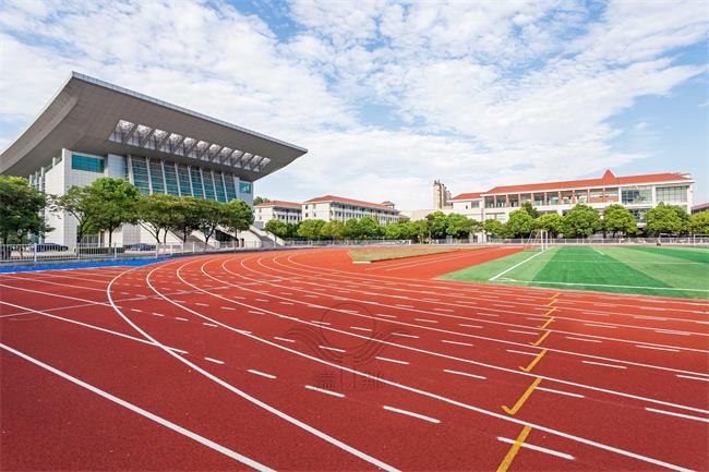 從選材到鋪設(shè)，全塑型SPU跑道的每一個細節(jié)